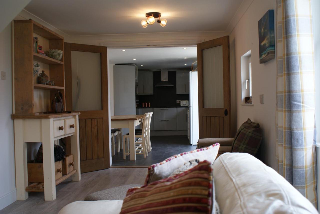 Lizzie'S Garden Cottage Portree Exterior photo